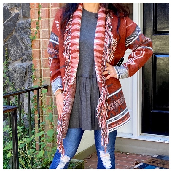 Gorgeous soft knit Aztec Gypsy print fringe jacket - Picture 3 of 11
